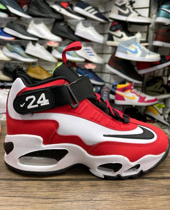 Precio de shop nike 24