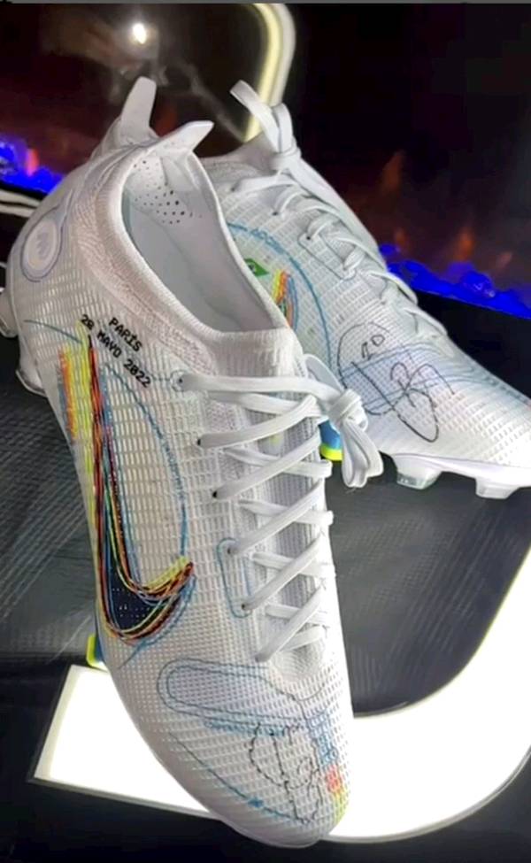 pupos nike mercurial superfly