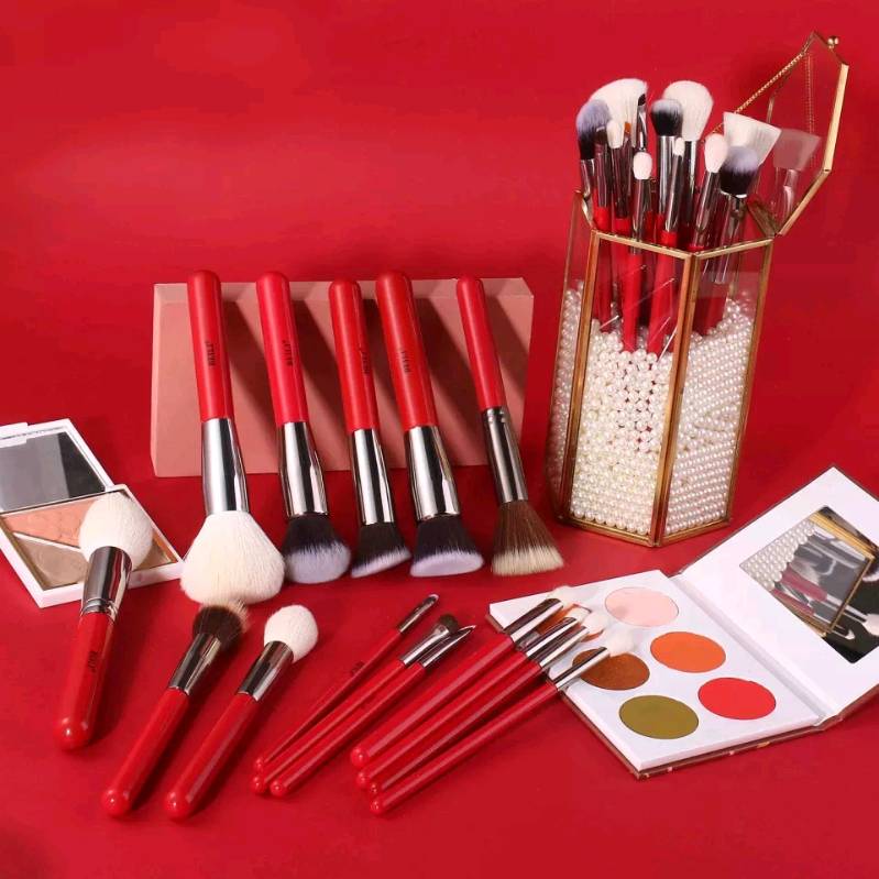 Brochas rojas online