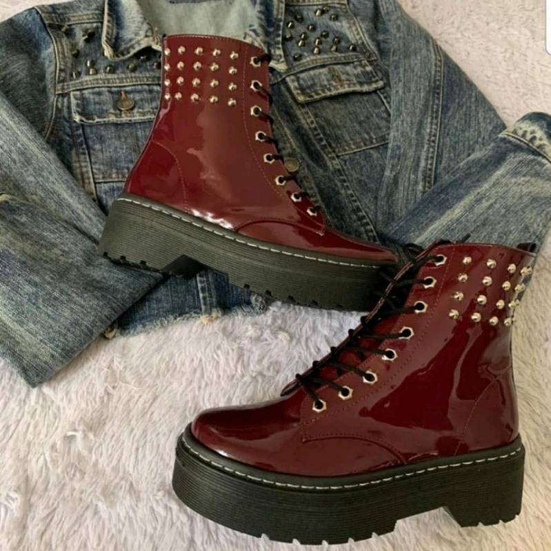 Botas outlet con taches