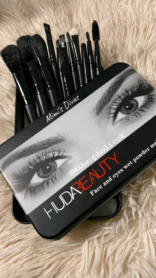 Brochas de deals huda beauty