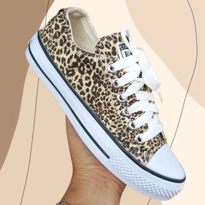 CONVERSE ANIMAL PRINT