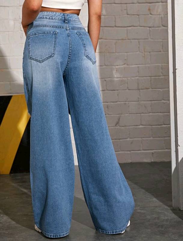Pantalones anchos aesthetic store