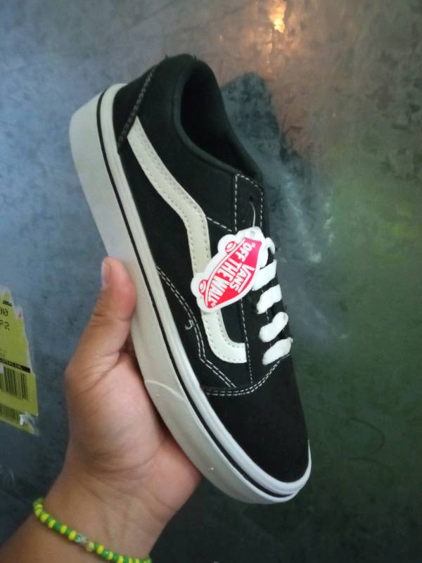 Vans negros new arrivals con linea blanca