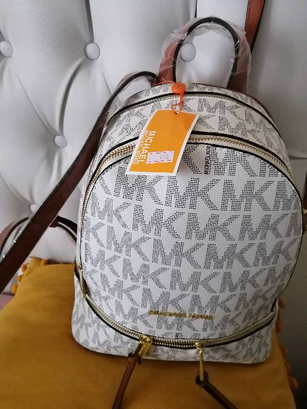 Mochila Michael Kors Original blanca en Iquique