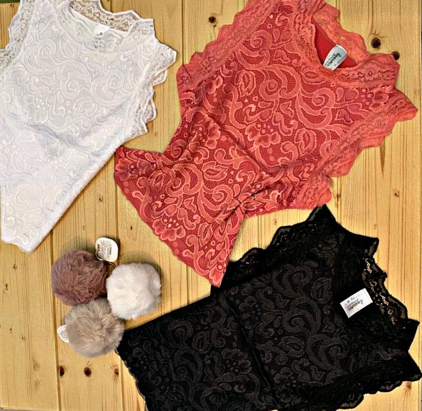 Blusas de blonda 2025