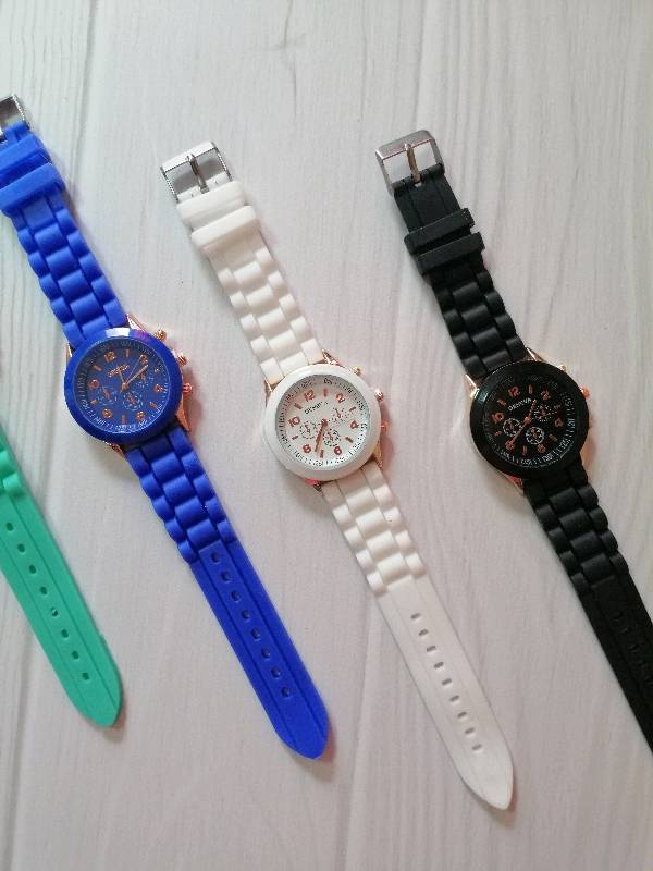 Reloj clearance geneva blanco