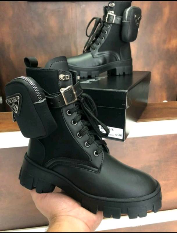 Borcegos PRADA 34 35 al 39 40 en Cordoba
