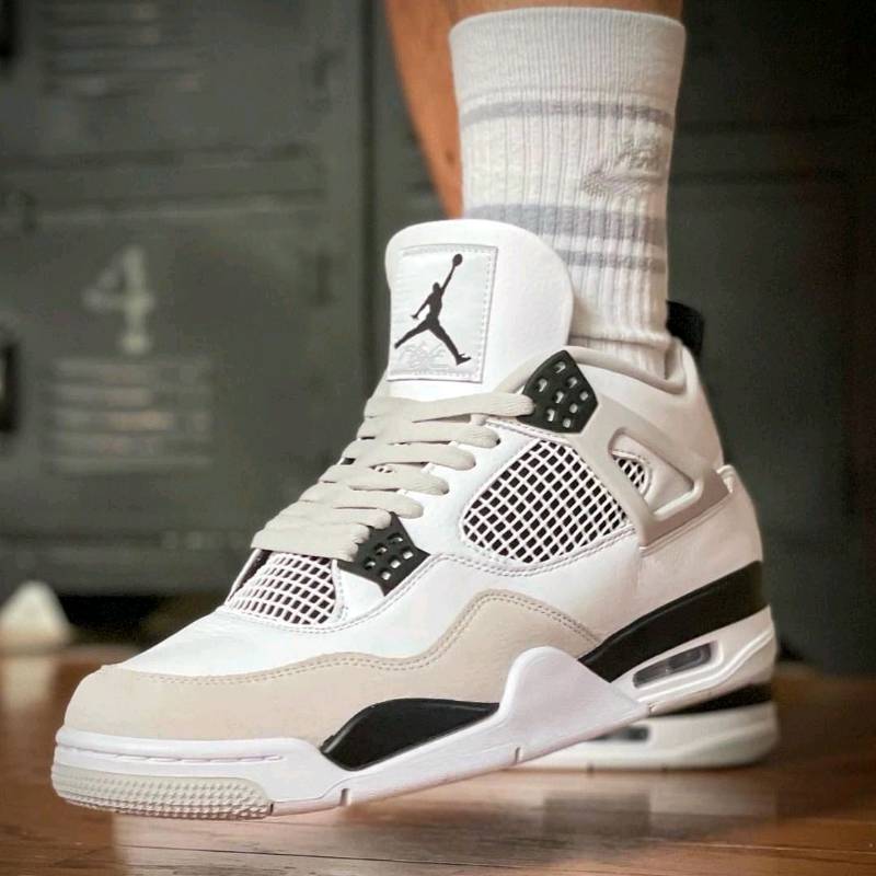 Jordan retro 4 hombre sales
