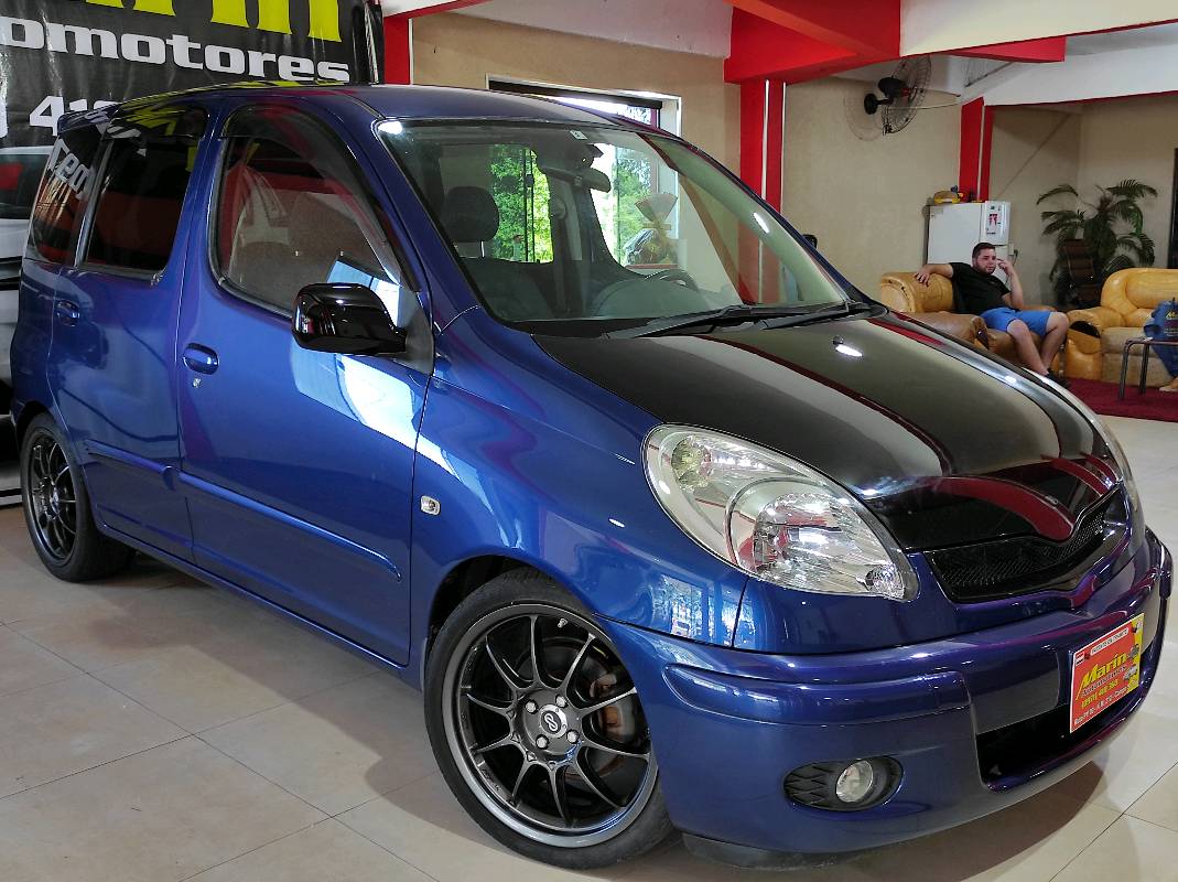 Toyota FunCargo en Caaguazu