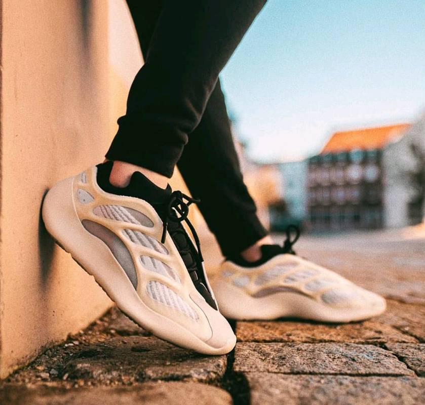 Adidas yeezy v3 shop caracteristicas