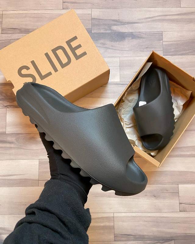Adidas Yeezy Slide Onyx en Lima