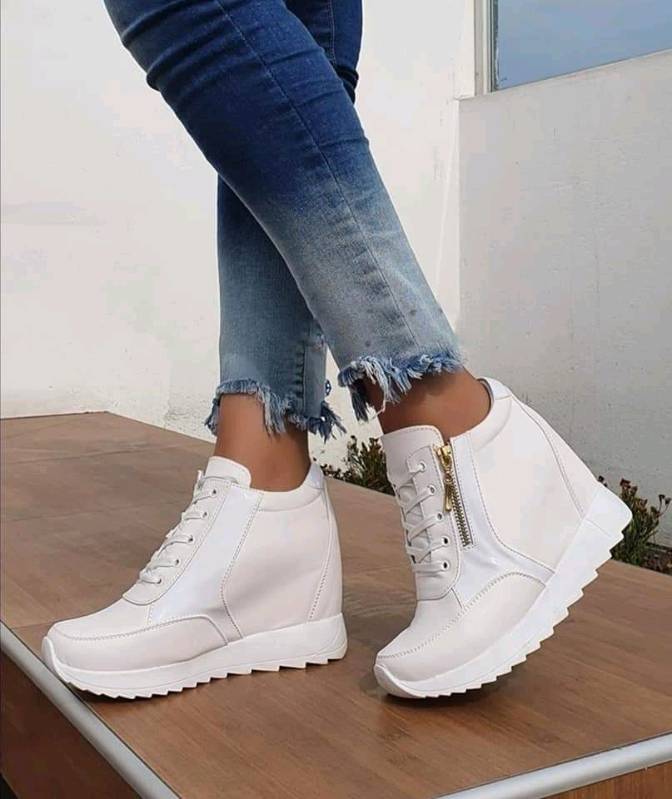 Zapatillas con taco best sale lima