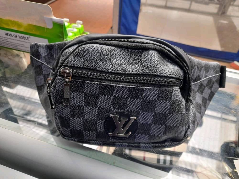 Canguro louis vuitton store