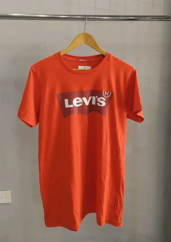 Remera hotsell de levis