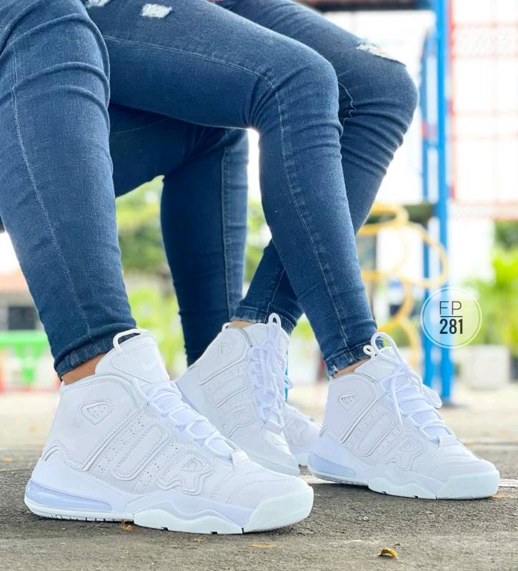 Nike 3 letras sale blancas