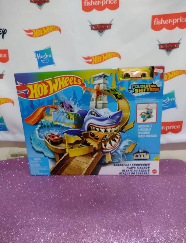 Hot wheels playa tiburón hotsell