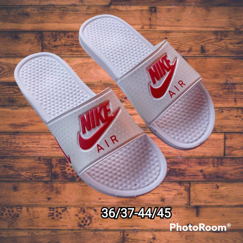 Ojotas nike naranjas outlet