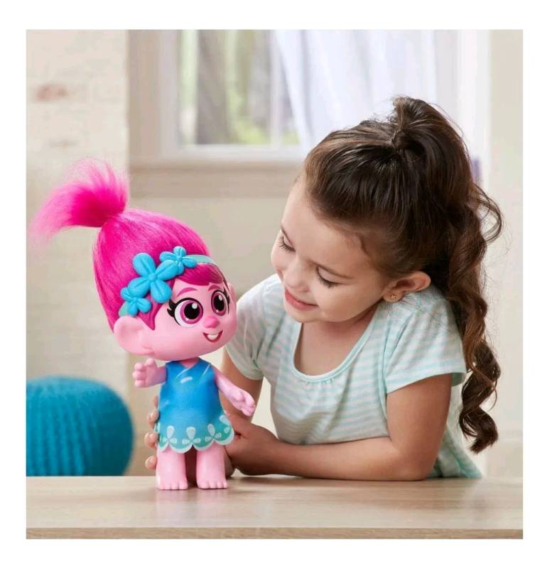 Muñeca sales de troll