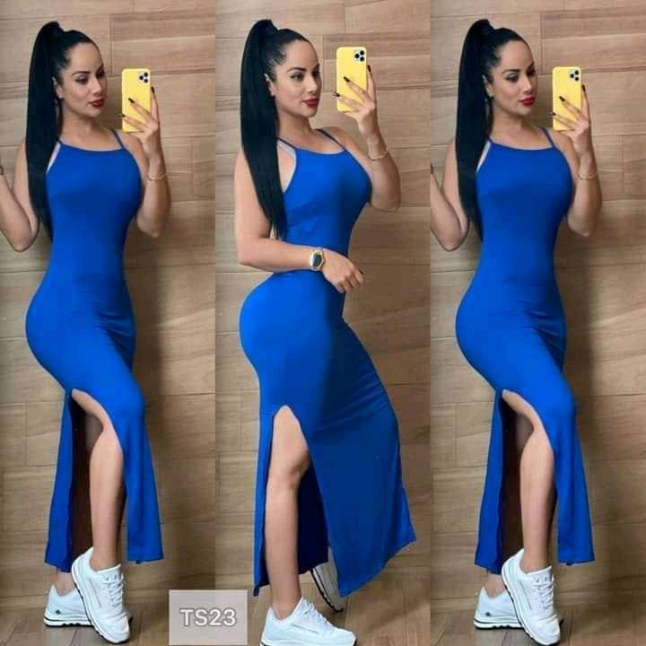 Vestido con tajos sales a los costados