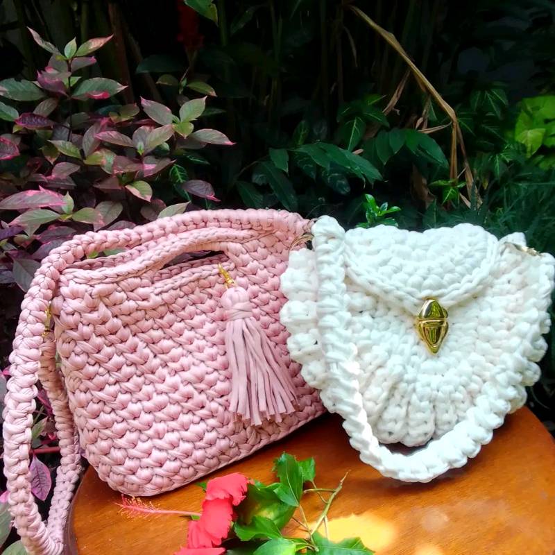 Carteras tejidas con sale trapillo