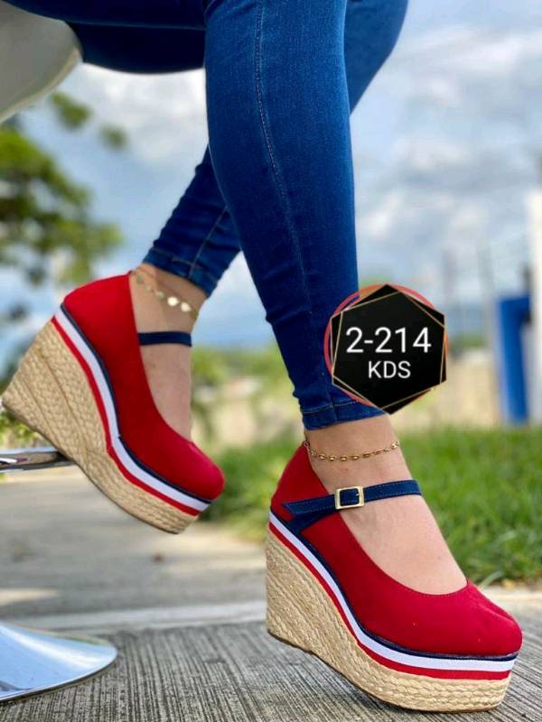 Sandalias hot sale cerradas tacon