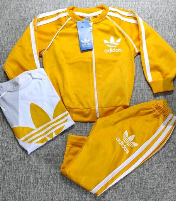 Conjunto amarillo 2025 adidas