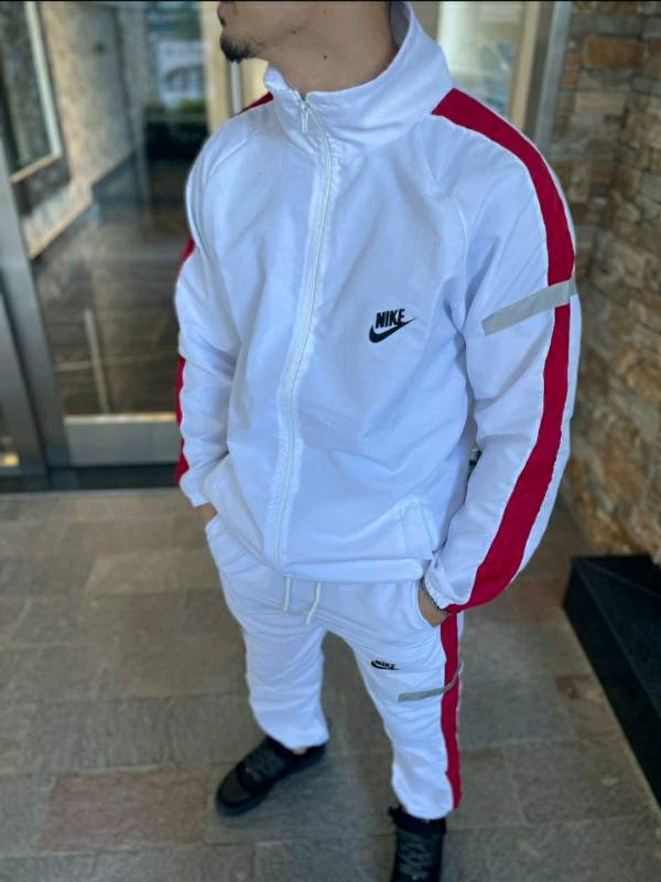 Conjunto NIKE Rompeviento