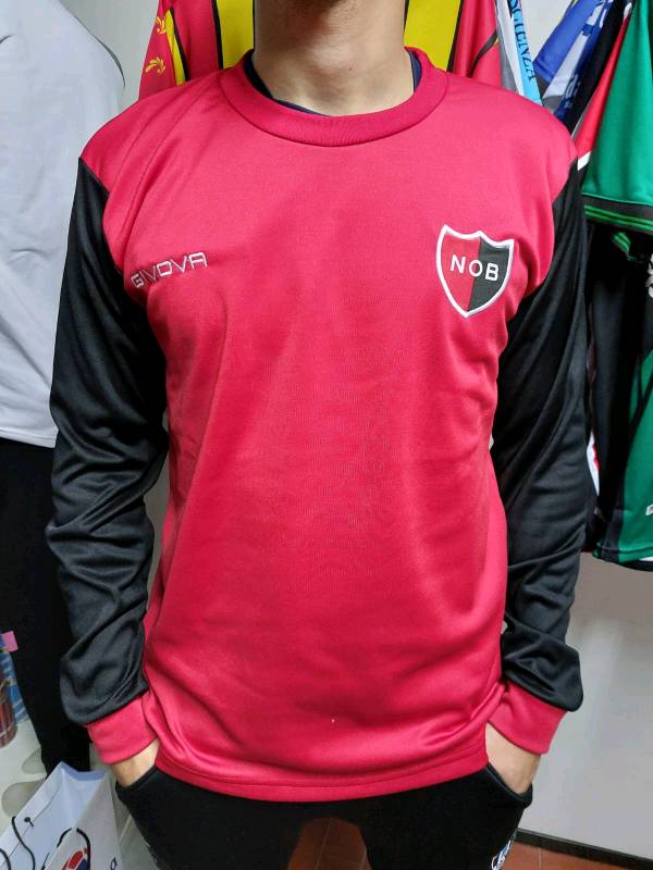 Buzo newells 2025
