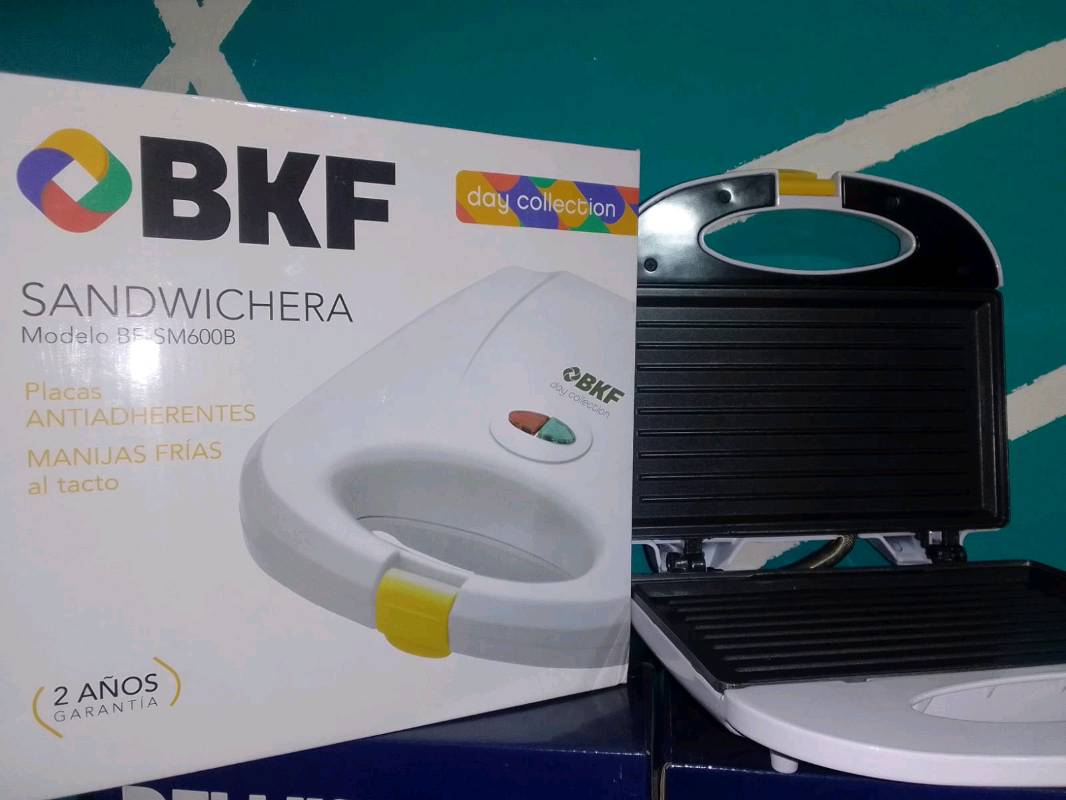 Sandwichera BKF