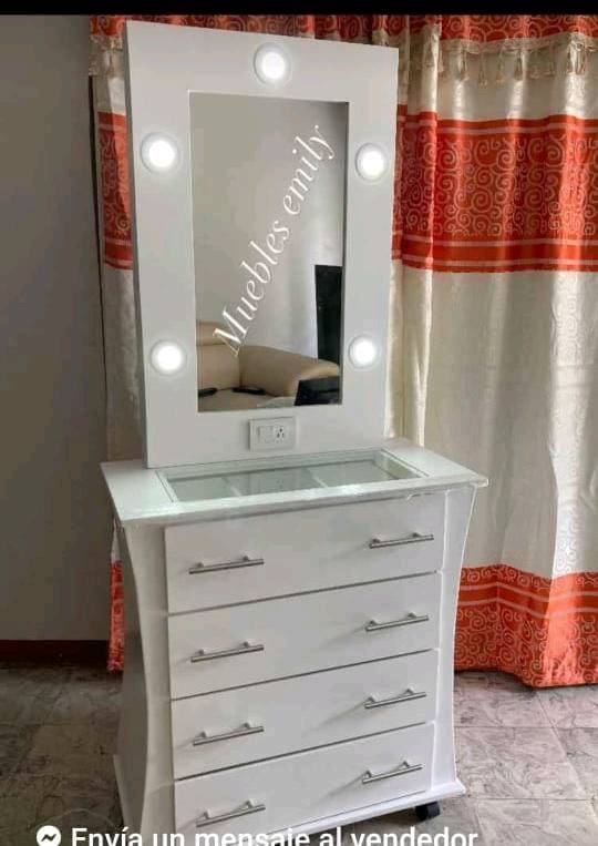 Tocador cajonera curva en Cali