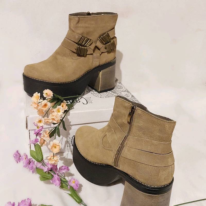 Botines top cafe claro