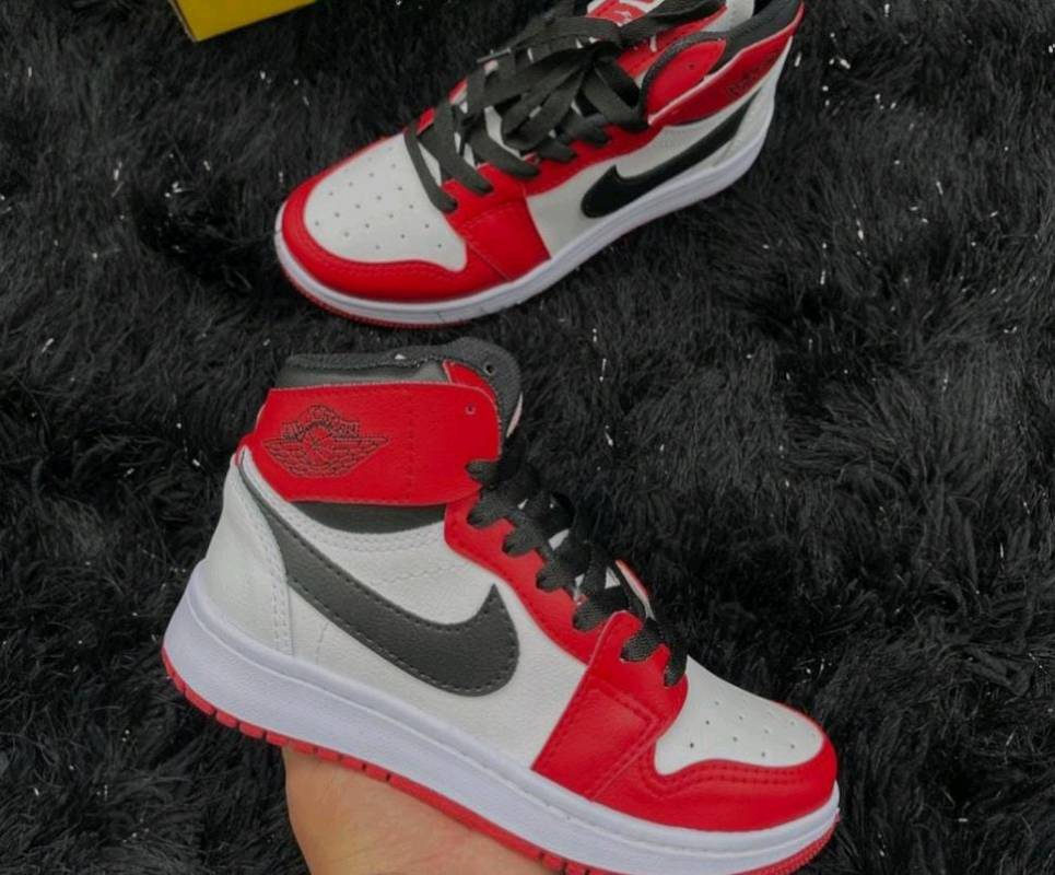 Retro 1 rojas sale