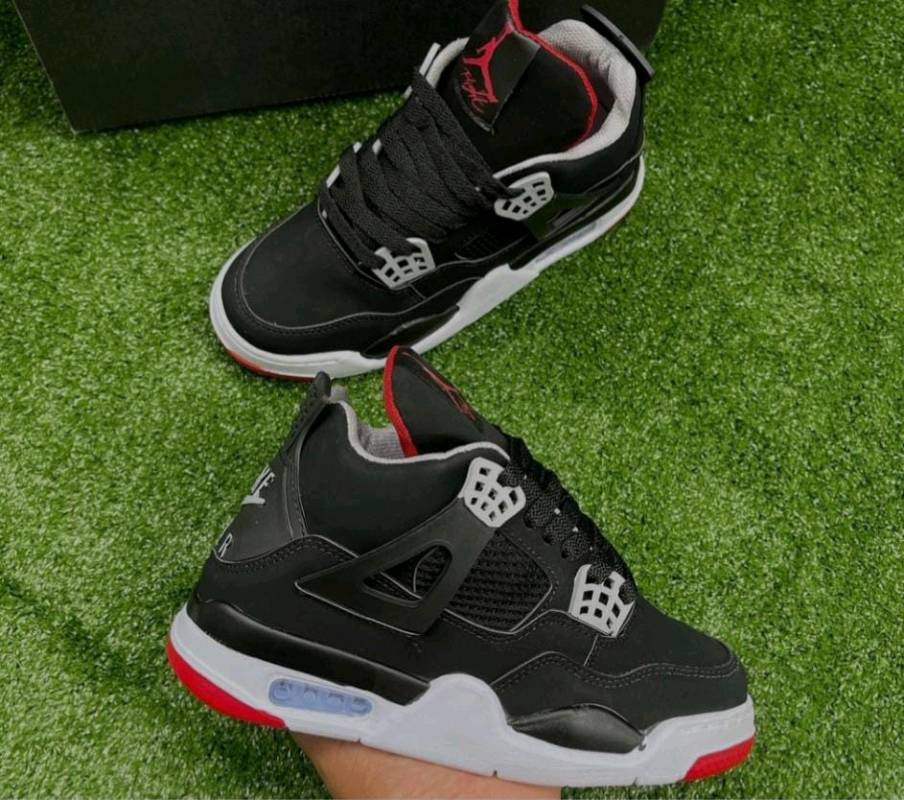 Jordan retro 4 hotsell negro con rojo