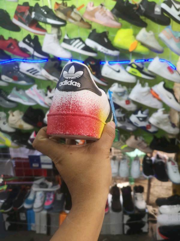 Superstar discount adidas arcoiris