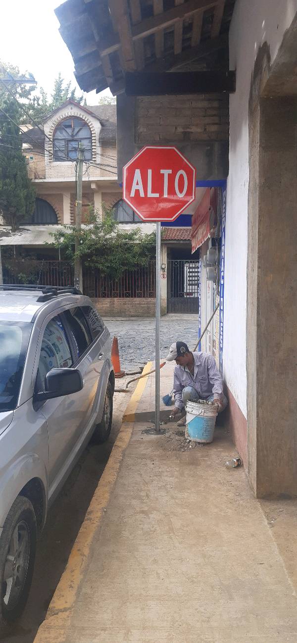 se-al-restrictiva-sr-6-alto-en-puebla-de-zaragoza