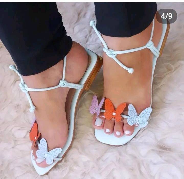 Sandalias con hotsell mariposas