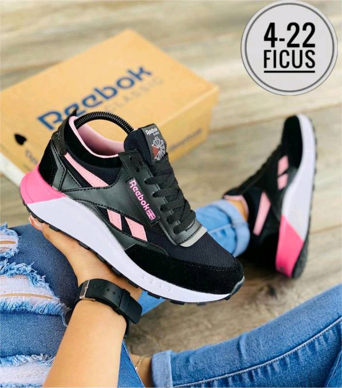 Tienda new arrivals reebok valencia