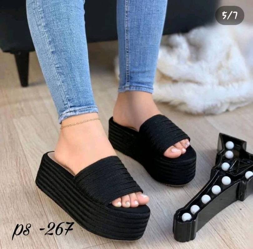 Sandalias con suela clearance gruesa