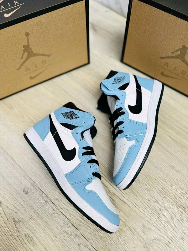 Jordan Retro 1 color azul cielo en Mazatl n