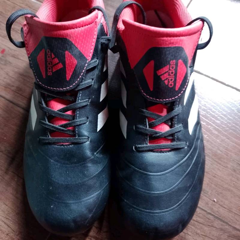 Botines adidas original un solo uso