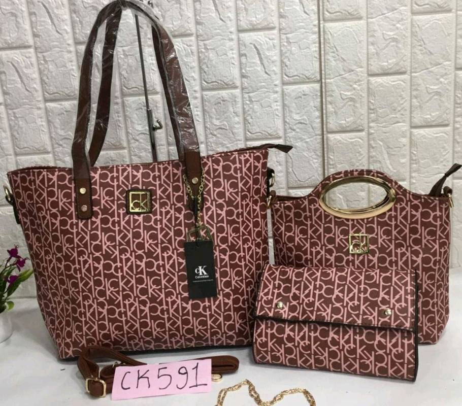 Carteras triple a hotsell al por mayor quito