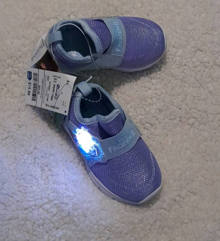 Tenis led precio outlet