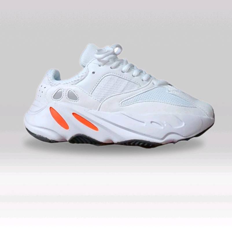 Adidas YEEZY BOOST 700