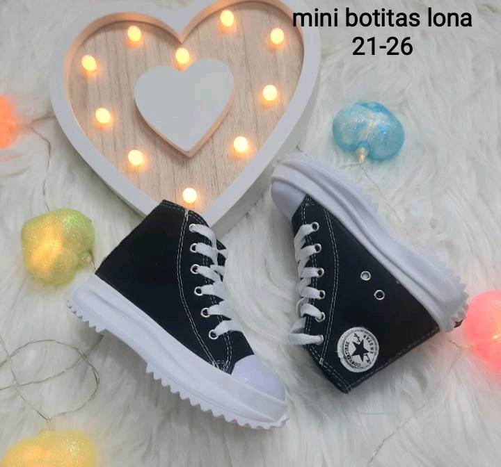Mini botitas de lona en Quilmes