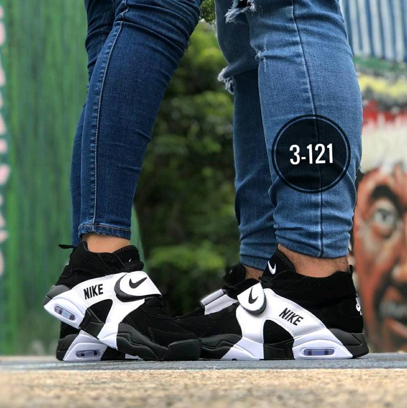Nike punto negro