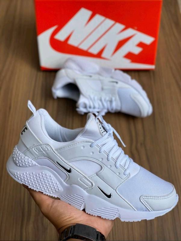 Nike huarache blancas en Santa Fe
