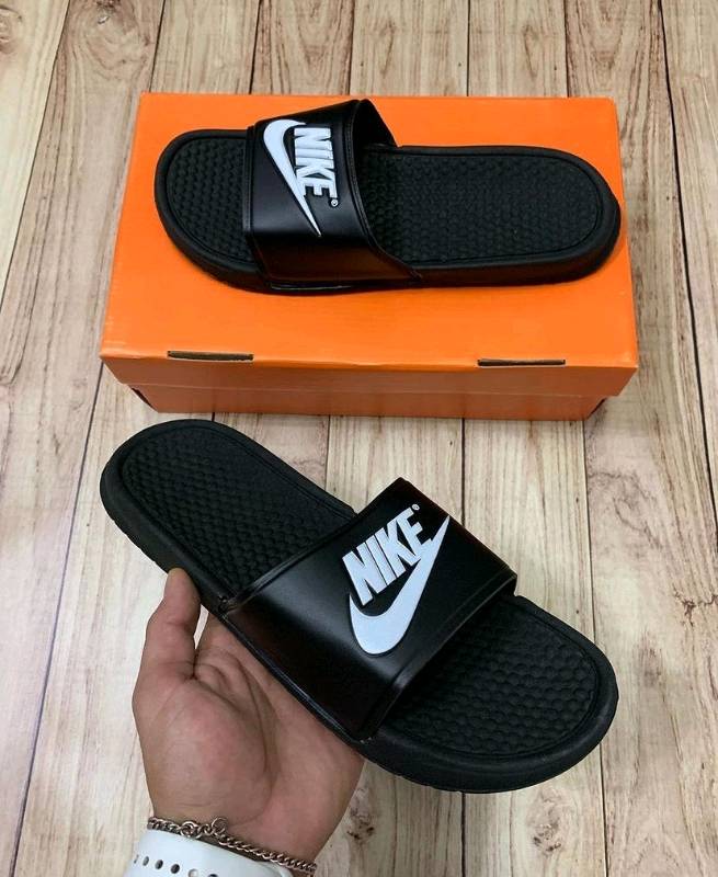 Ojotas negras nike deals