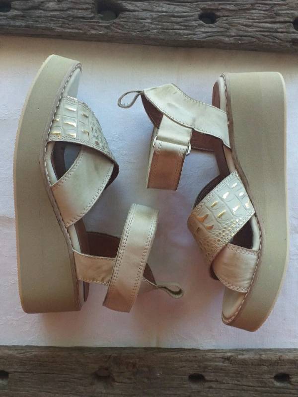 Sandalias taco corrido discount
