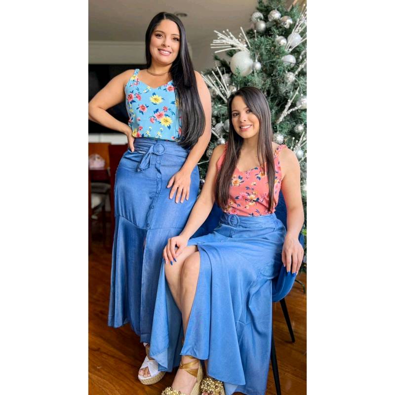 Falda larga online y blusa